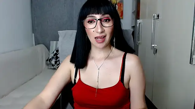Laura-pervert