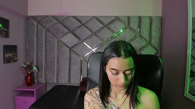 Miaa_Thopmson