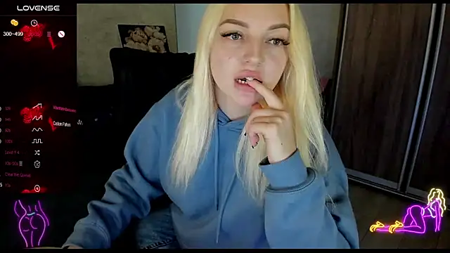 Stella__Cox