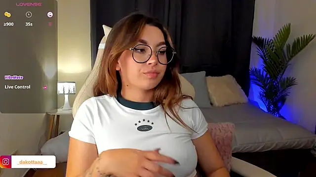 dakottaa_