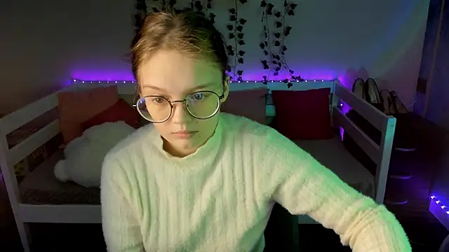 shy_elina01