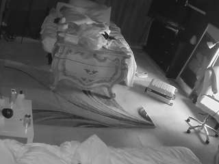 voyeurcam-baileybase-room