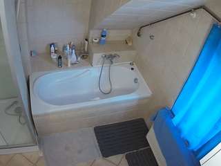 voyeurcam-julmodels-bath-2nd-1