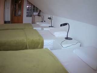 voyeurcam-julmodels-bed-3