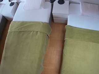 voyeurcam-julmodels-bed-5