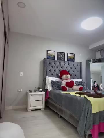 DIANITA_1988 — Video preview, recorded on 2025-09-19 13:18 UTC