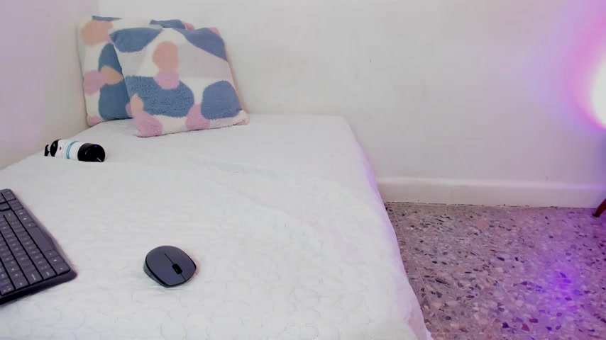 Abriil7 live screenshot 2025-09-30 08:18:24