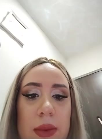 AdelinaJude live screenshot 2025-10-09 20:13:36