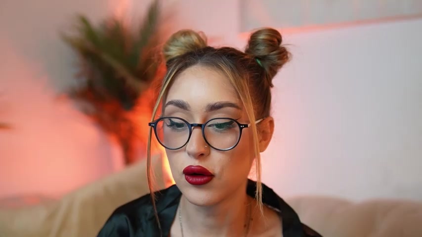 AileenKiss live screenshot 2025-10-26 19:52:49