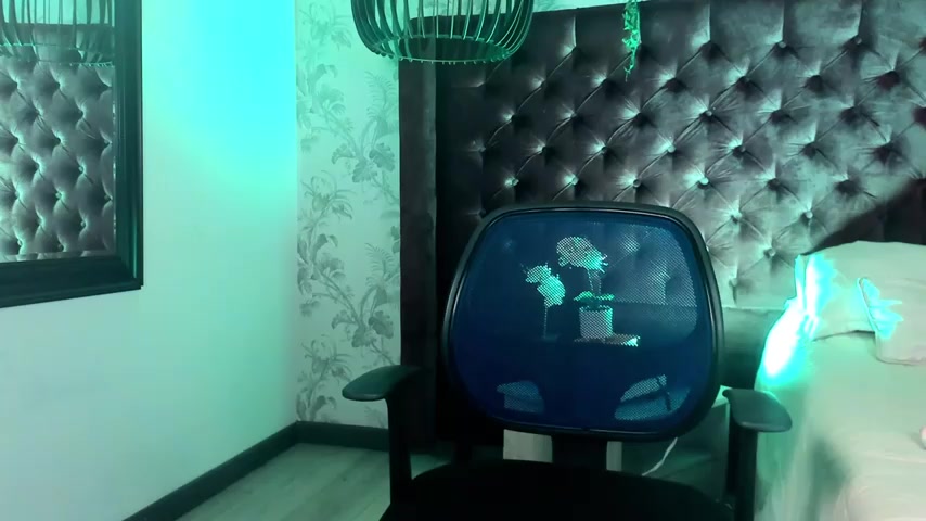 Alexa_vandercloude live screenshot 2025-10-01 20:42:34