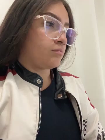 Alyha_Cortes live screenshot 2025-10-25 07:35:22