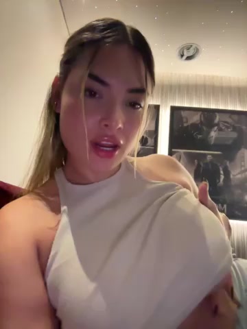 AnaCarrera live screenshot 2025-10-26 19:08:34