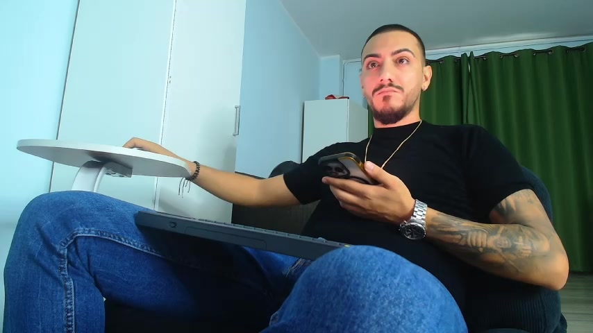 AndrewBanner live screenshot 2025-09-30 12:10:08