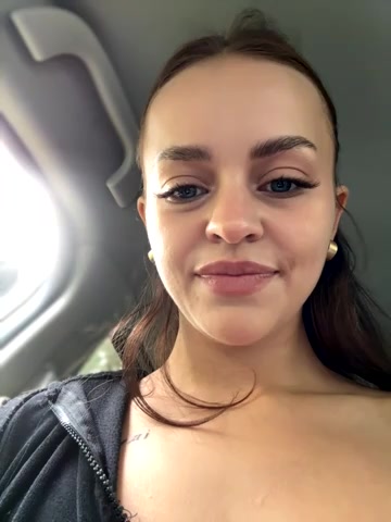 AngelinaTeller live screenshot 2025-09-23 02:22:51