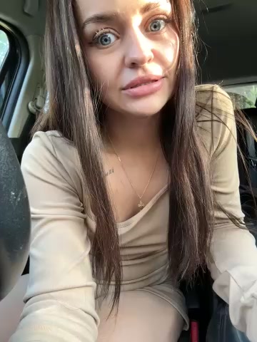 AngelinaTeller live screenshot 2025-10-01 10:03:58