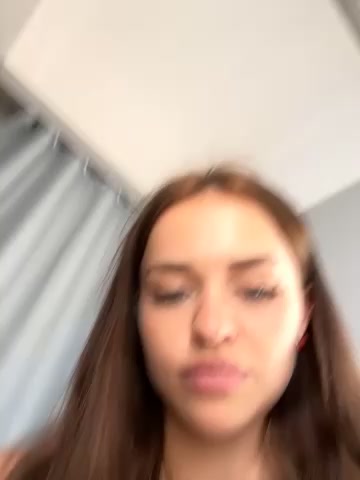 AngelinaTeller live screenshot 2025-11-04 05:37:01