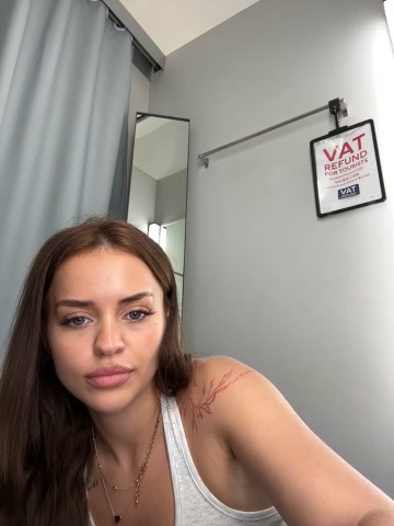 AngelinaTeller live screenshot 2025-11-04 05:59:08