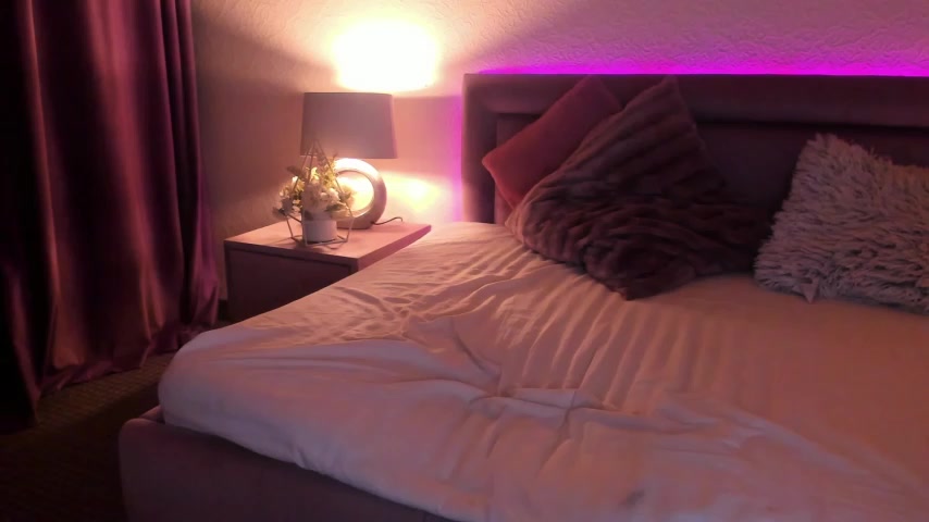 ArtemisKiss live screenshot 2025-08-25 02:57:08