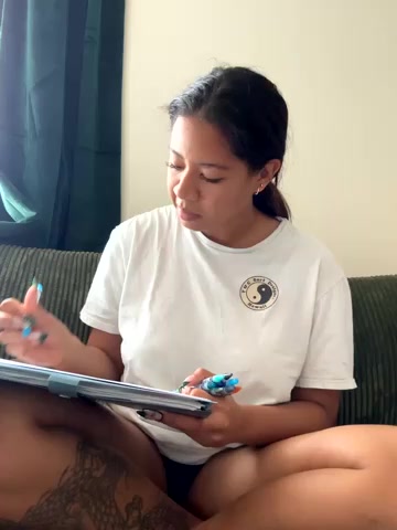 AshleyLoveee live screenshot 2025-11-28 16:24:32