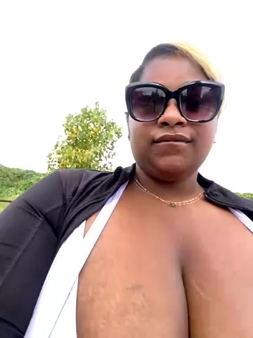 BigFineSelena live screenshot 2025-08-25 15:15:53