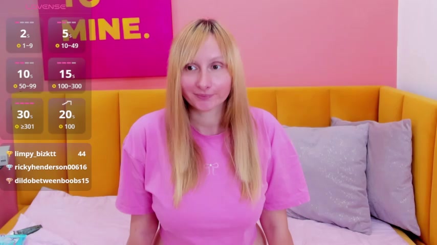 Brittany_Moore live screenshot 2025-09-30 08:19:51