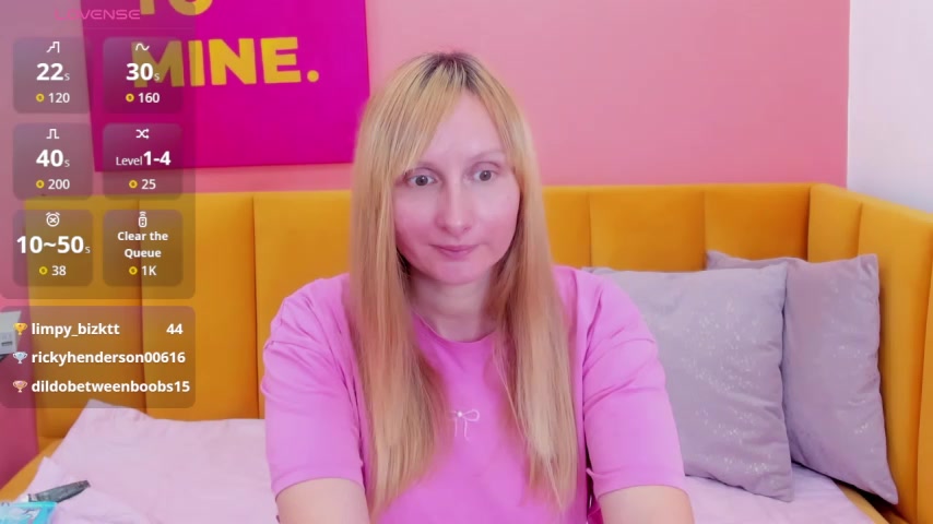 Brittany_Moore live screenshot 2025-09-30 08:20:30