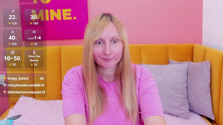 Brittany_Moore live screenshot 2025-09-30 08:21:20