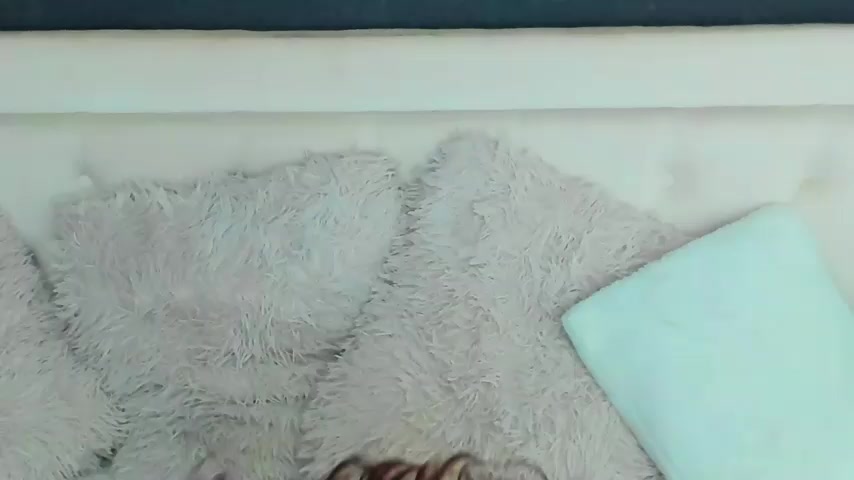 CeliaReya live screenshot 2025-08-18 00:21:31