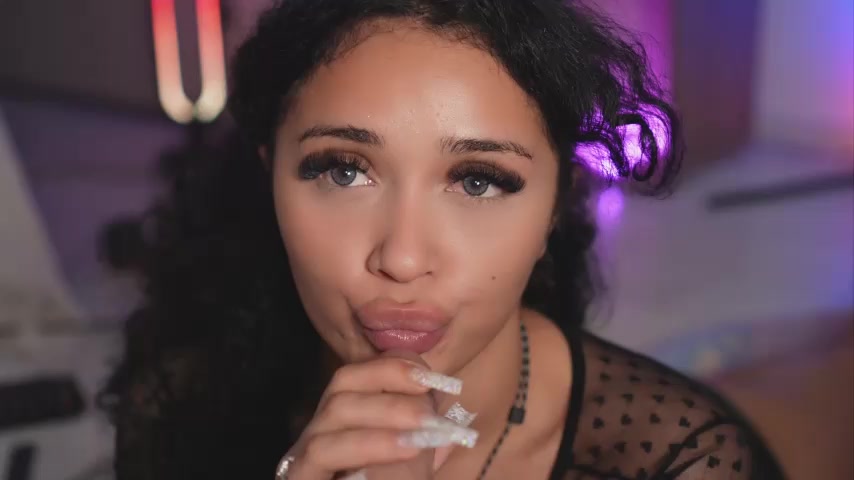 ChloeJoyce live screenshot 2025-09-23 07:59:28