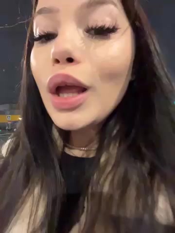 Chloe__Moon live screenshot 2025-10-26 19:09:20