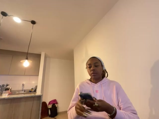 ChocolateCakeQueen live screenshot 2025-12-02 23:04:12