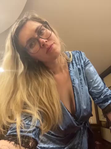 Crystal00Girl live screenshot 2025-11-03 23:10:29