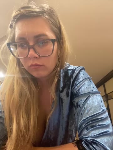 Crystal00Girl live screenshot 2025-11-03 23:28:56