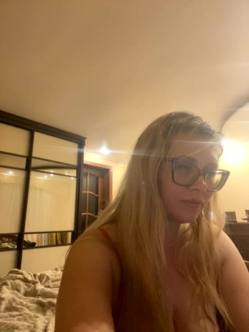 Crystal00Girl live screenshot 2025-11-04 00:20:13