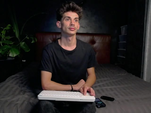 DanielCrush1 live screenshot 2025-10-01 17:32:59