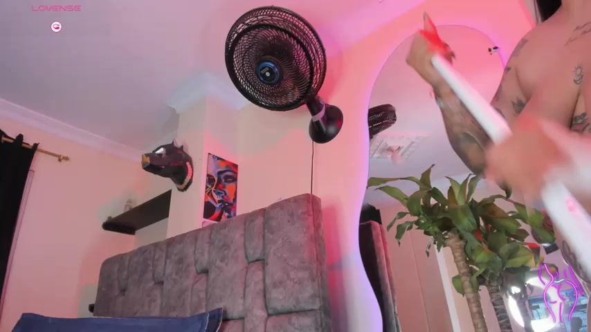 Danyhottits live screenshot 2025-09-29 06:03:26