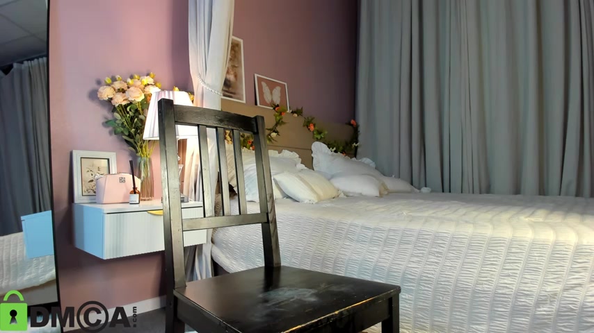 Dearly_Emily live screenshot 2025-09-28 20:16:51