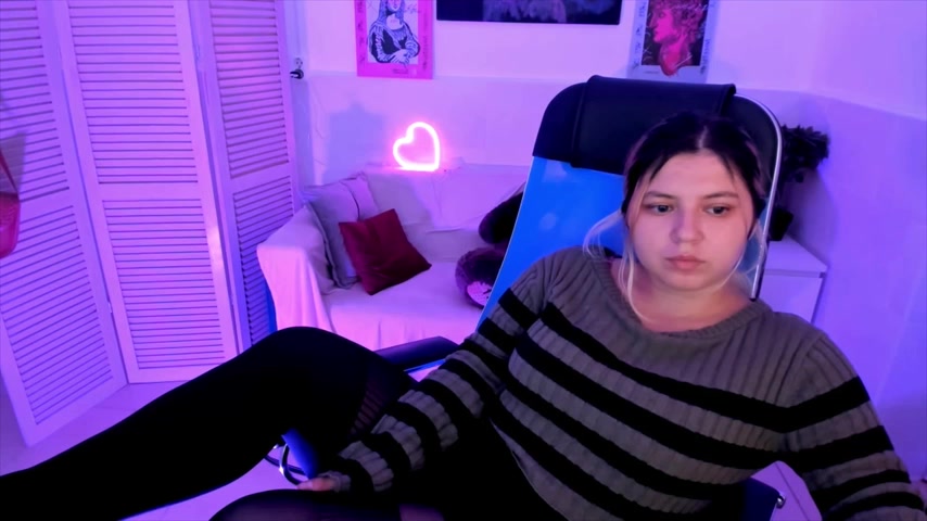 DiaAngell live screenshot 2025-09-30 01:00:42