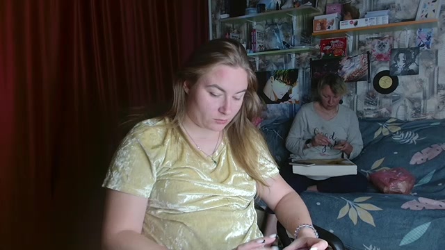 ElenaMaeer live screenshot 2025-09-21 13:33:03