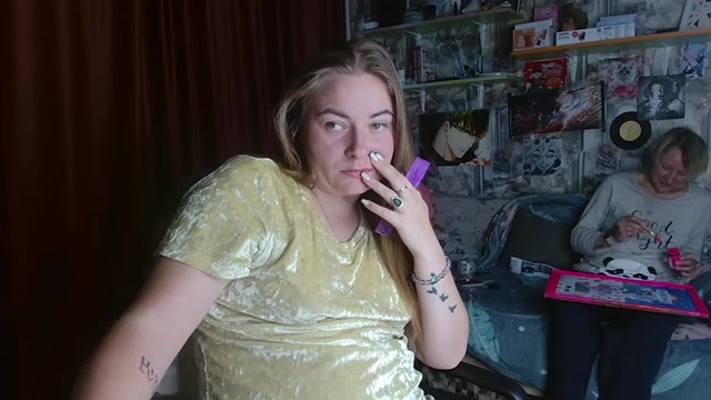 ElenaMaeer live screenshot 2025-09-21 15:08:46