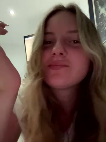 Ell_albescu live screenshot 2025-11-04 22:31:17