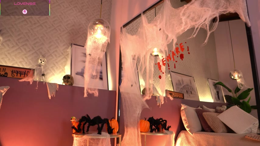 ElleDiane live screenshot 2025-10-20 01:04:02