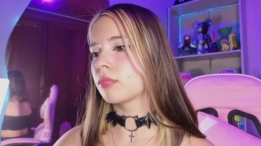 EmilyMiller_ live screenshot 2025-10-01 20:18:35