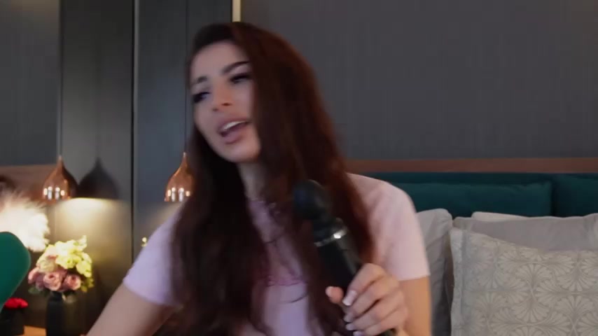 EmilyTrix live screenshot 2025-10-26 19:19:51