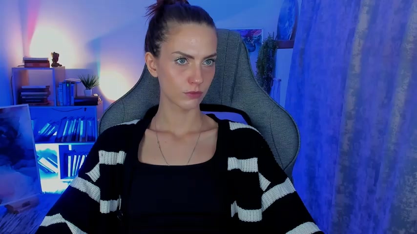 EmilyWilden live screenshot 2025-10-15 08:20:04