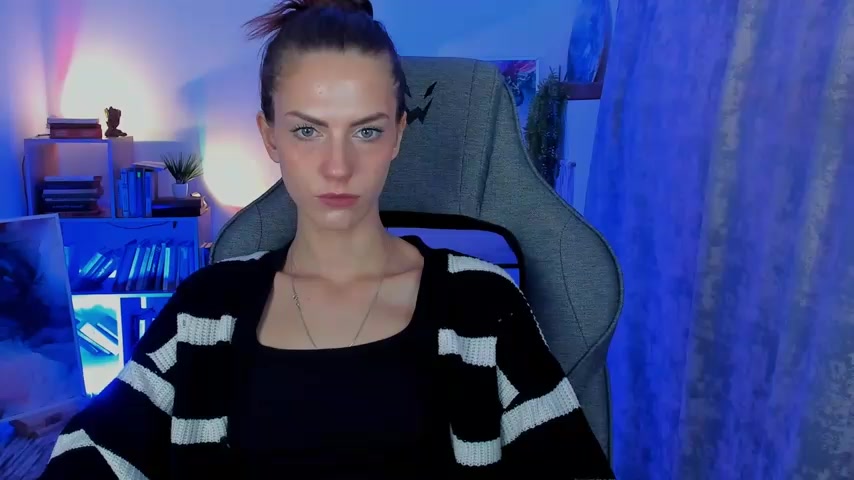 EmilyWilden live screenshot 2025-10-15 08:21:04