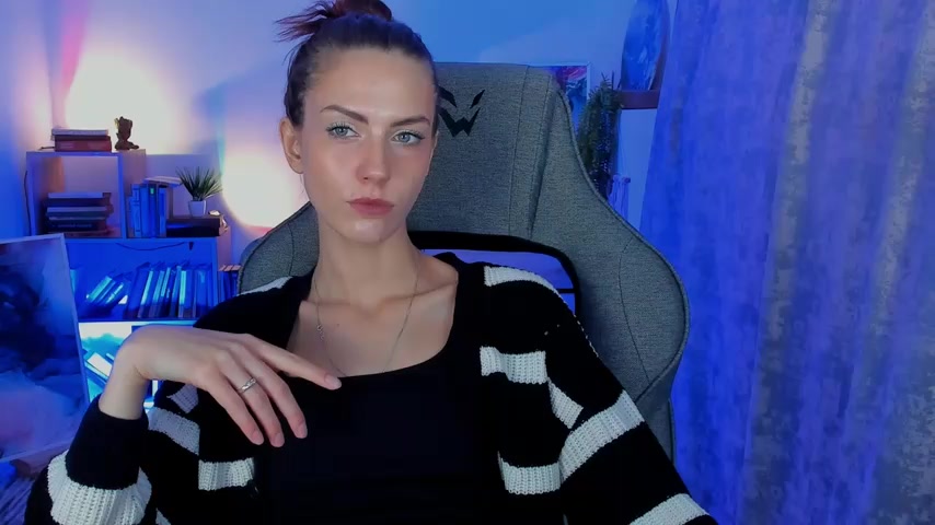 EmilyWilden live screenshot 2025-10-15 08:22:05