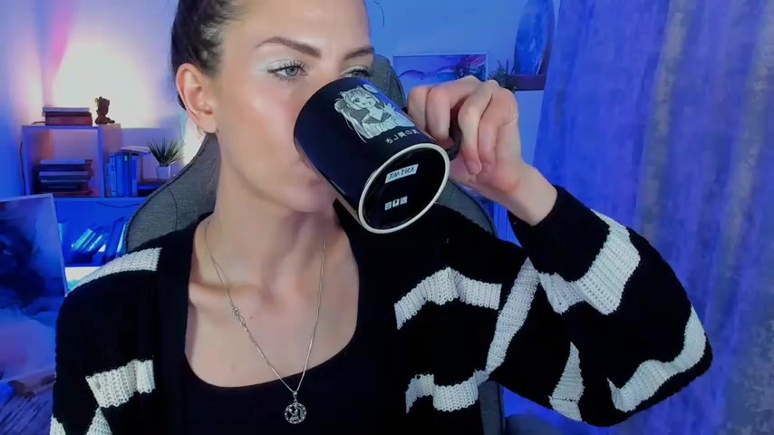 EmilyWilden live screenshot 2025-10-15 08:23:05