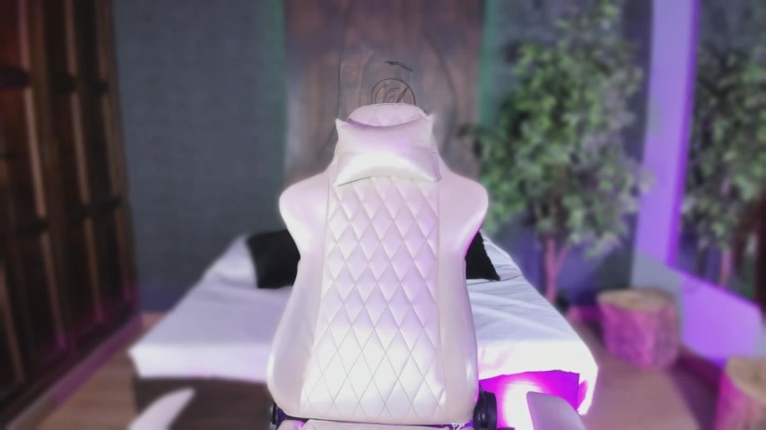 Evelynn live screenshot 2025-10-01 13:35:23