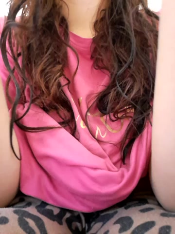 Finallytty_womandportypat live screenshot 2025-11-03 12:55:35